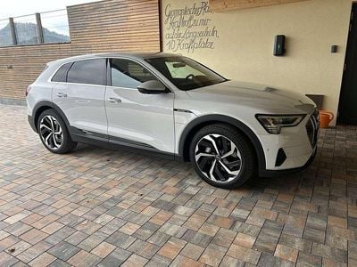 Gebraucht Audi e-tron Business 230 kW (313 PS) 2022 SUV