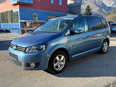 Blau Gebraucht 2014 VW Touran Comfortline Van / Kleinbus | € 4.950