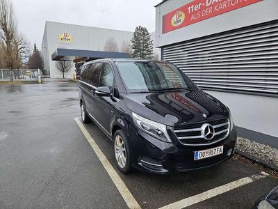 Schwarz Gebraucht 2016 Mercedes E250 Avantgarde Kombi | € 31.599