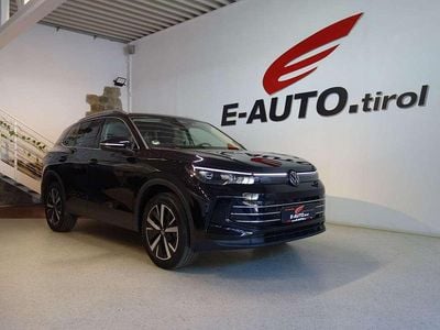 Schwarz Gebraucht 2024 VW Tiguan Elegance SUV | € 49.900 (Etwas zu teuer)