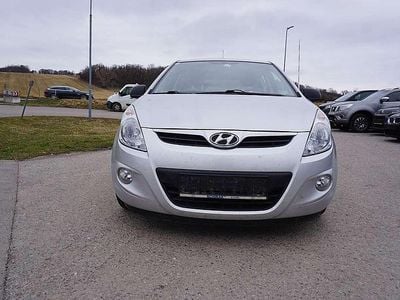 Gebraucht Hyundai i20 77 PS (56 kW) 2012 Grau Kleinwagen