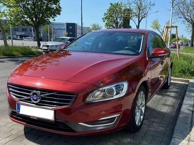 Rot Gebraucht 2013 Volvo S60 Summum Limousine | € 11.290