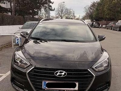 Gebraucht Hyundai i40 141 PS (103 kW) 2018 Schwarz Kombi
