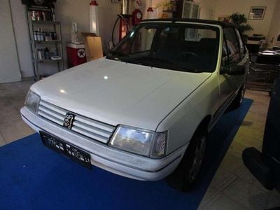 Gebraucht Peugeot 205 54 PS (39 kW) 1989 Weiß Cabrio