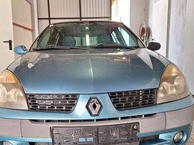 Blau Gebraucht 2002 Renault Clio II Kombi | € 3.000