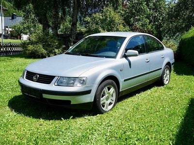 Silber Gebraucht 1998 VW Passat Highline Limousine | € 5.900