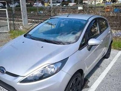 Silber Gebraucht 2010 Ford Fiesta Trend Kleinwagen | € 3.800 (Fairer Preis)