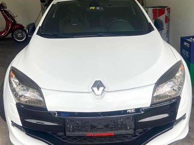 Weiß Gebraucht 2010 Renault Mégane Coupé Coupé | € 24.000