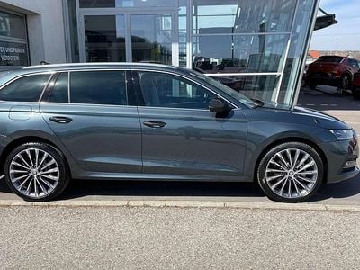 Grau Gebraucht 2021 Skoda Octavia Style Kombi | € 28.900 (Fairer Preis)