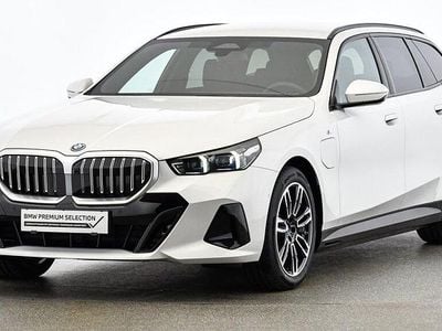 Mineralweiß Gebraucht 2024 BMW 530e Efficient Dynamics | € 59.892
