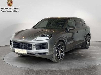 Grau Gebraucht 2024 Porsche Cayenne SUV | € 109.800 (Etwas zu teuer)