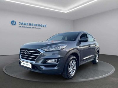 Grau Gebraucht 2019 Hyundai Tucson SUV | € 16.490 (Etwas zu teuer)