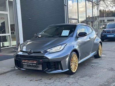 Grau Gebraucht 2024 Toyota Yaris Limousine | € 54.990