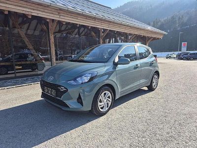 Neu Hyundai i10 63 PS (46 kW) 2025 Grün Kleinwagen
