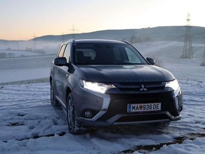 Gebraucht Mitsubishi Outlander P-HEV Top 121 PS (88 kW) 2018 SUV