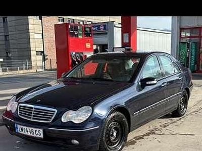 Gebraucht Mercedes C180 Avantgarde 143 PS (105 kW) 2003 Blau Kombi
