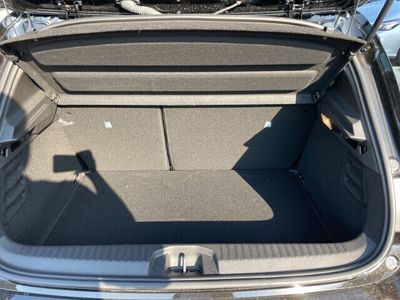 Onyx schwarz (m) Gebraucht 2024 Mitsubishi Colt Invite Limousine | € 17.990 (Fairer Preis)