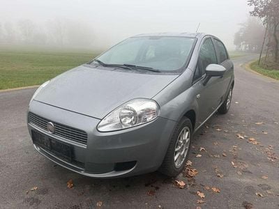 Grau Gebraucht 2009 Fiat Punto Kleinwagen | € 2.800