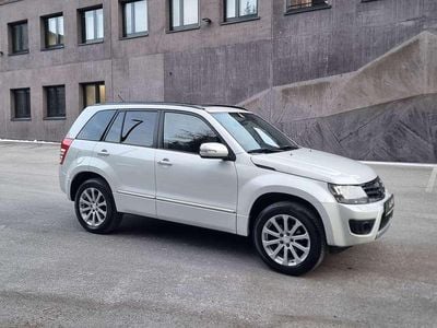 Weiß Gebraucht 2015 Suzuki Grand Vitara SUV | € 16.700