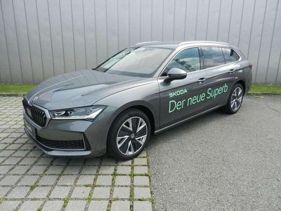 Grau Gebraucht 2024 Skoda Superb Selection Kombi | € 49.890