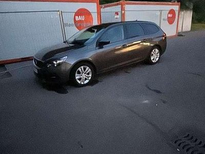 Grau Gebraucht 2020 Peugeot 308 SW Access Kombi | € 16.000