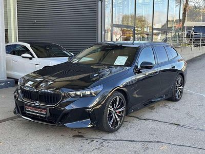Gebraucht BMW 520 M Sport 208 PS (152 kW) 2025 Saphirschwarz Kombi