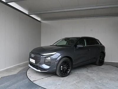 Dunkelgrau metallic Neu 2026 Audi Q3 SUV | € 48.490 (Guter Preis)