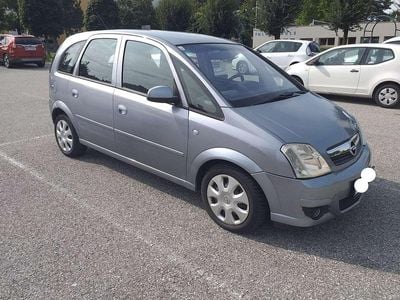 Grau Gebraucht 2010 Opel Meriva Van / Kleinbus | € 3.299 (Superpreis)