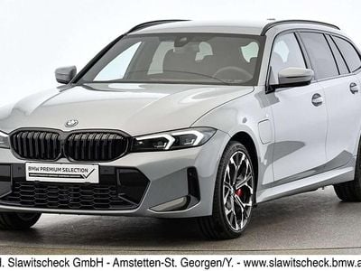 Grau Gebraucht 2025 BMW 330e Efficient Dynamics Kombi | € 53.900 (Teuer)