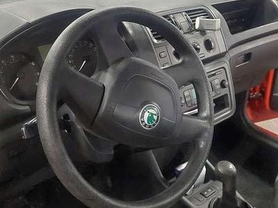 Gebraucht Skoda Fabia 60 PS (44 kW) 2012 Rot Limousine