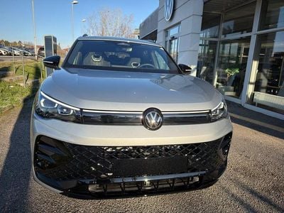 Silber metallic Neu 2025 VW Tiguan R-line SUV | € 54.980 (Teuer)