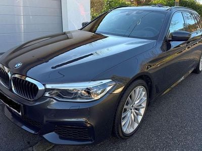 Grau Gebraucht 2019 BMW 520 M Sport Kombi | € 33.000 (Guter Preis)