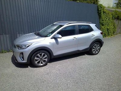 Silber metallicperleffekt Gebraucht 2022 Kia Stonic Silver SUV | € 12.995 (Guter Preis)