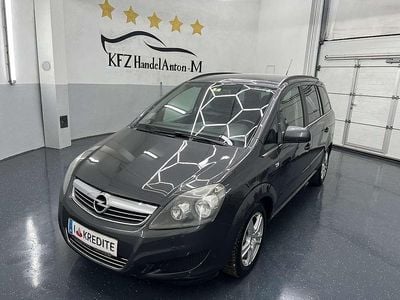 Grau Gebraucht 2011 Opel Zafira Edition Van / Kleinbus | € 7.990