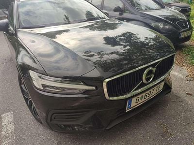 Gebraucht Volvo V60 Momentum 197 PS (144 kW) 2021 Schwarz Kombi