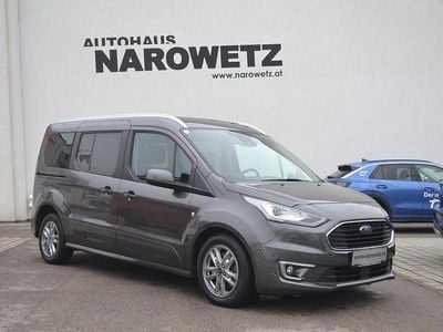 Gebraucht Ford Tourneo Titanium 121 PS (88 kW) 2022 Mittelgrau  metallic