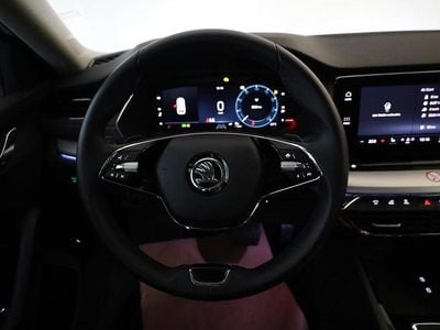 Weiss metallic Gebraucht 2024 Skoda Octavia Style Kombi | € 28.980 (Fairer Preis)