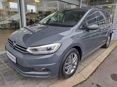 Mittelgrau metallic Gebraucht 2024 VW Touran Van / Kleinbus | € 34.980