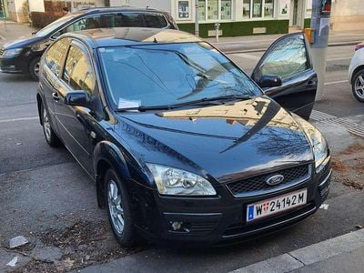Schwarz Gebraucht 2007 Ford Focus Trend+ Coupé | € 1.600