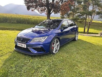 Blau Gebraucht 2017 Seat Leon ST 4Drive Kombi | € 25.500