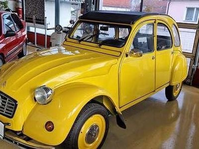 Gelb Gebraucht 1974 Citroën 2CV Limousine | € 16.500