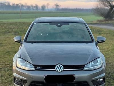 Grau Gebraucht 2016 VW Golf R-line Limousine | € 16.300 (Fairer Preis)