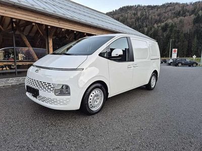 Weiß Gebraucht 2023 Hyundai Staria Van / Kleinbus | € 29.900