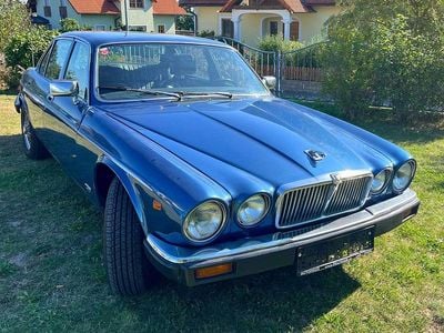 Blau Gebraucht 1982 Jaguar XJ6 Limousine | € 12.900