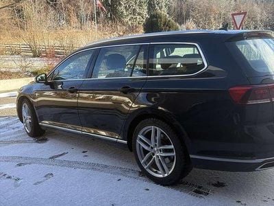 Schwarz Gebraucht 2020 VW Passat Elegance Kombi | € 16.400