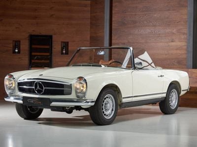 Weiß Gebraucht 1965 Mercedes 230 Cabrio | € 110.000