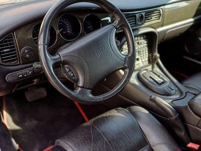 Silber Gebraucht 1999 Jaguar XJ8 Limousine | € 13.500