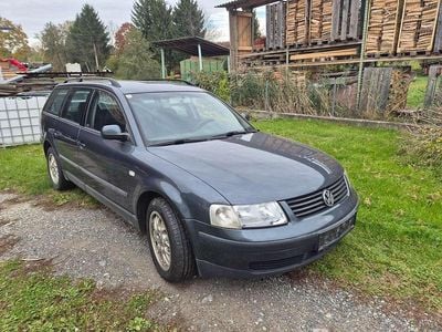 Blau Gebraucht 2000 VW Passat Comfortline Kombi | € 1.200