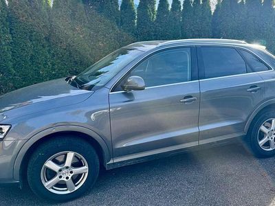 Grau Gebraucht 2012 Audi Q3 SUV | € 14.900 (Etwas zu teuer)