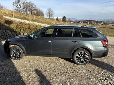 gebraucht Skoda Octavia Scout 20 TDI 4x4 DSGScout